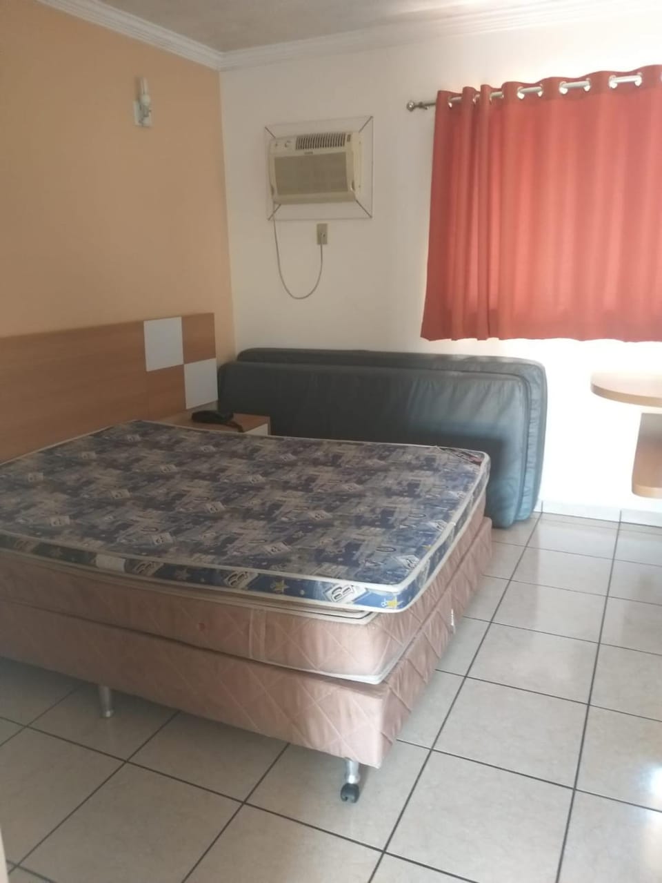 Bed, Bedroom, air conditioner