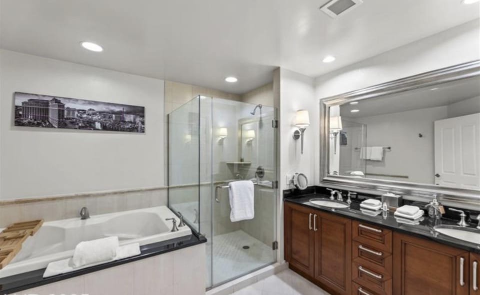 Shower, Bathroom, Bath, towels
