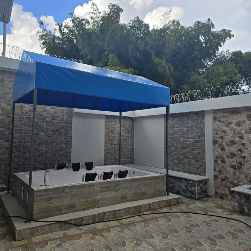 Hotel Valle del Café - Habitación 3 Grupo con 2 Camas Hotel in Valle del Cauca