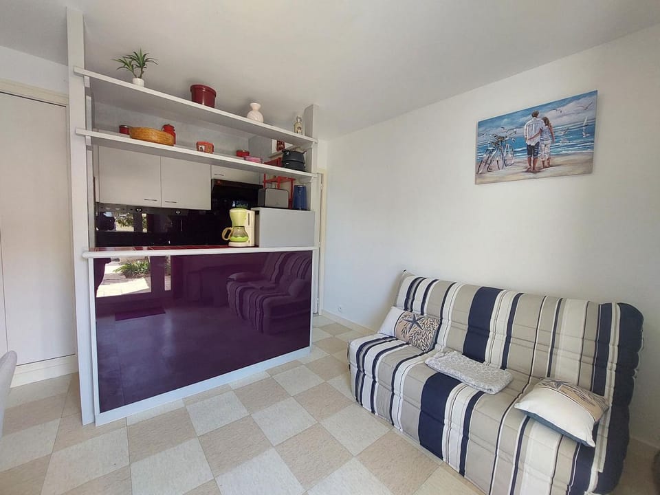 Appartement calme 4 pers, terrasse, parking privé - FR-1-550-91 Apartment in Nouvelle-Aquitaine