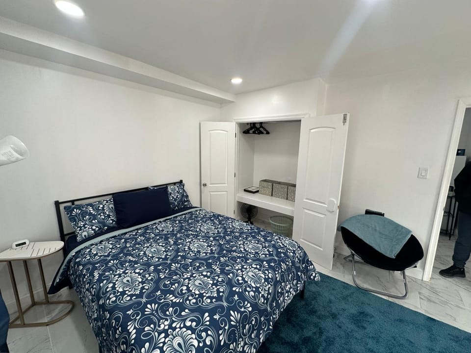 Bedroom, wardrobe