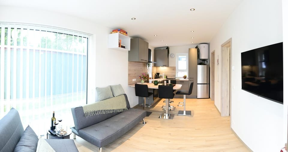 TV and multimedia, Kitchen or kitchenette, Living room, Seating area, Dining area, Evening entertainment