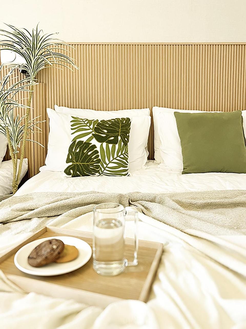 Bed, Bedroom, air conditioner