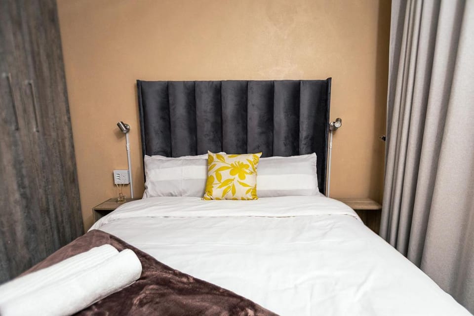 166 Klipspringer Guest house Bed and Breakfast in Gauteng