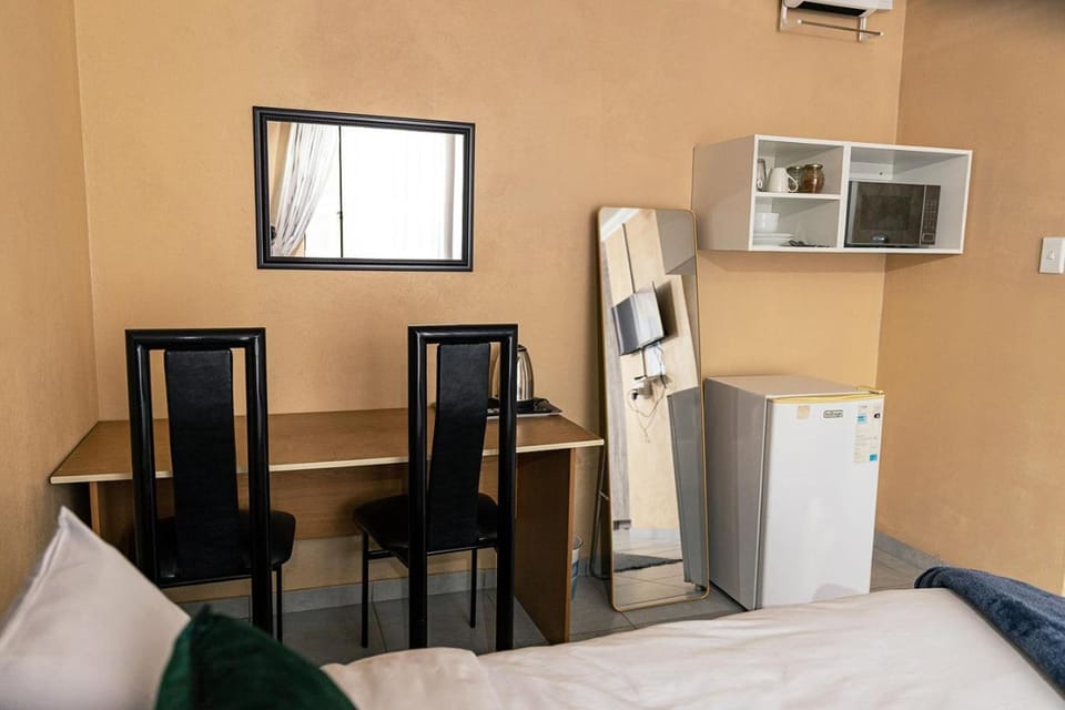 166 Klipspringer Guest house Bed and Breakfast in Gauteng