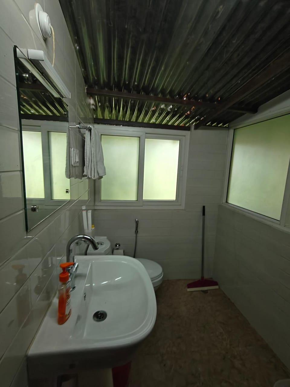 Lenzila Retreat Hostel in India