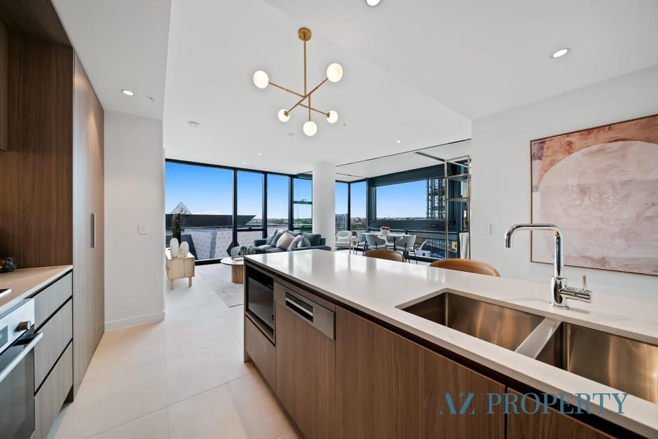 Prime Location CBD with Pool & Gym Apartment in Perth