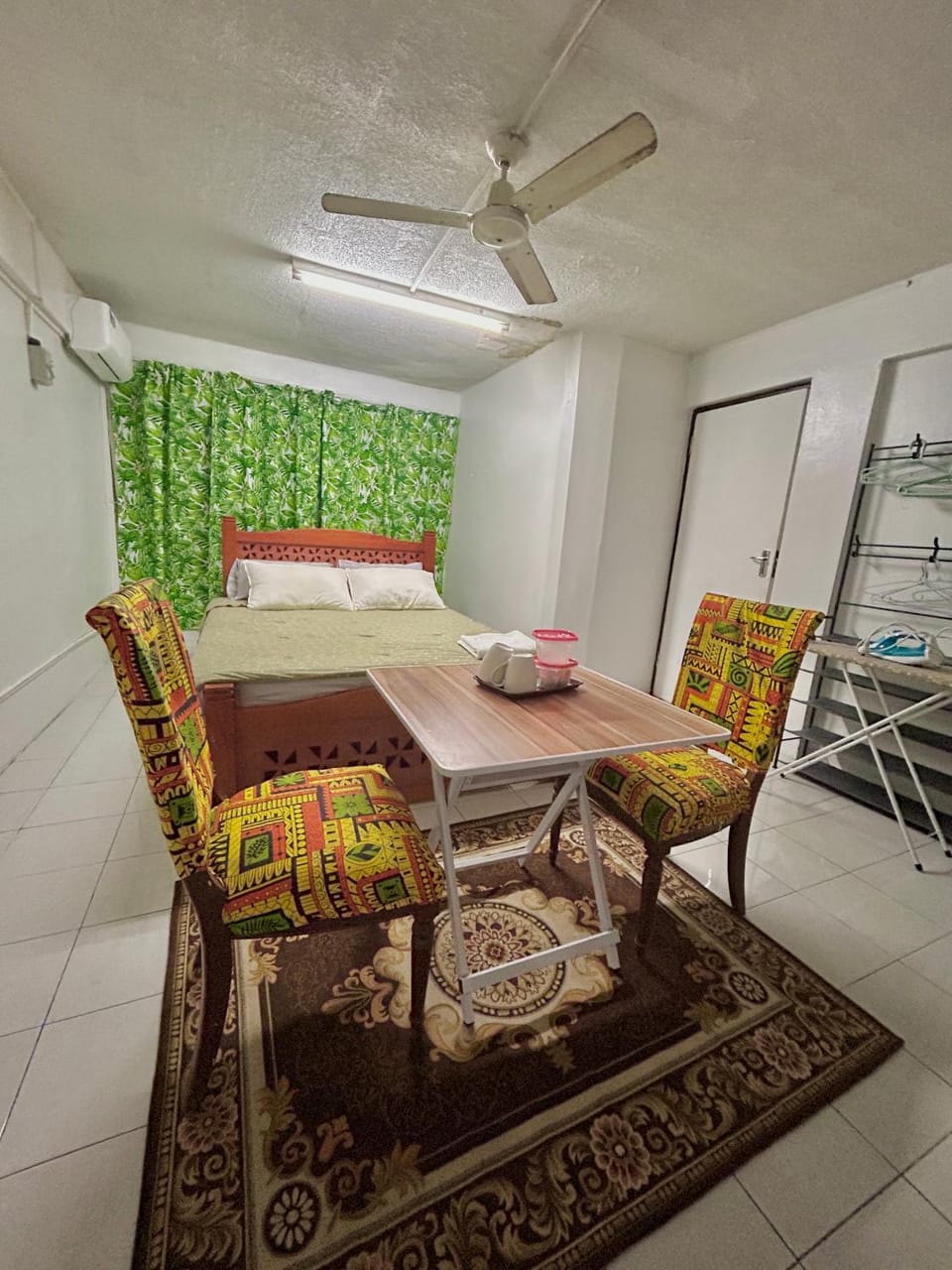 Bed, Photo of the whole room, Seating area, Bedroom, air conditioner