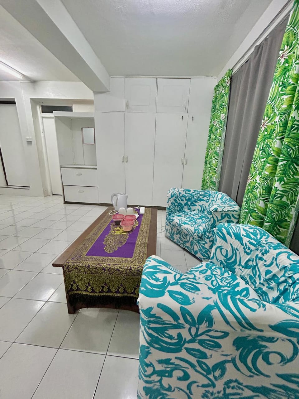 Bed, Photo of the whole room, Seating area, Bedroom, wardrobe