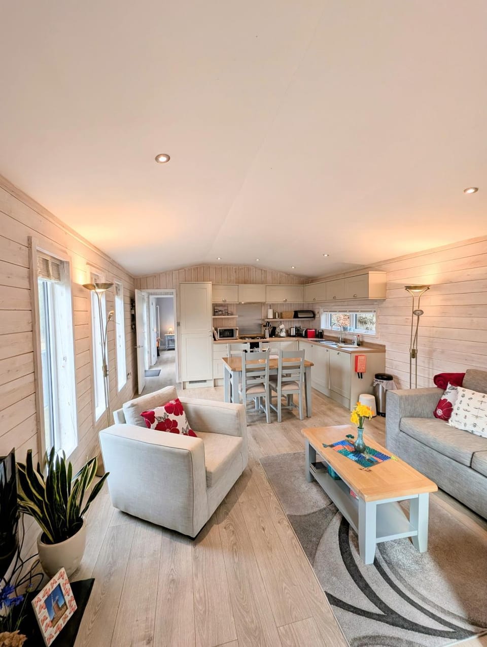 1 or 2 bedroom Hot tub Lodges House in North Walsham