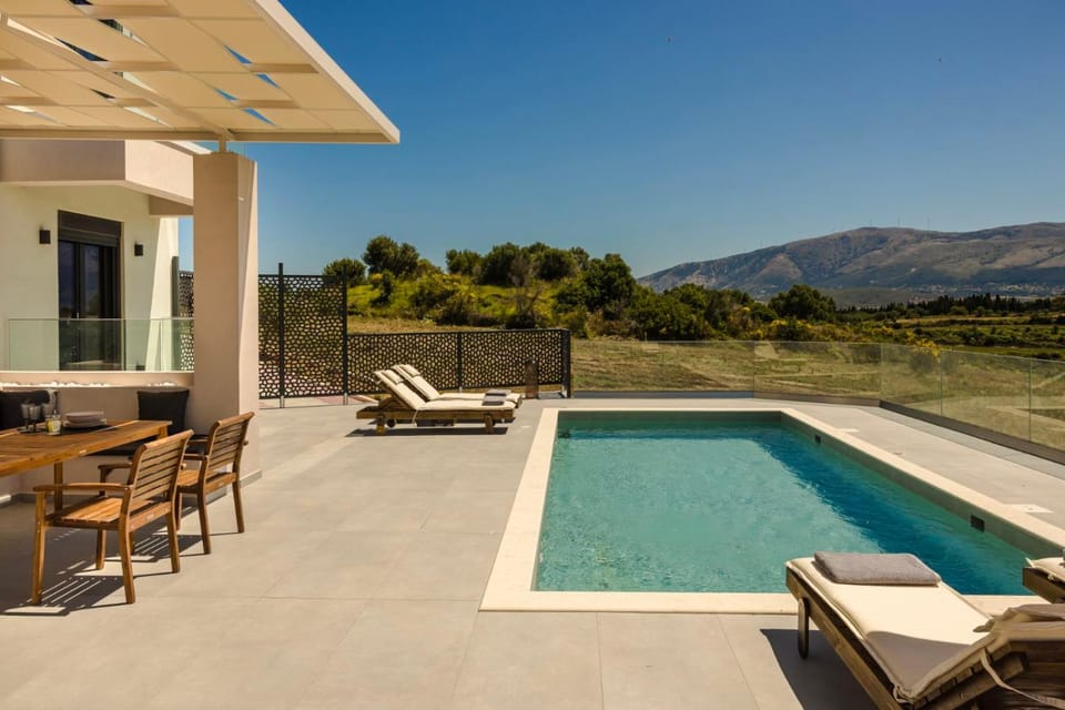 Natural landscape, Balcony/Terrace, Mountain view, Pool view, Swimming pool, sunbed
