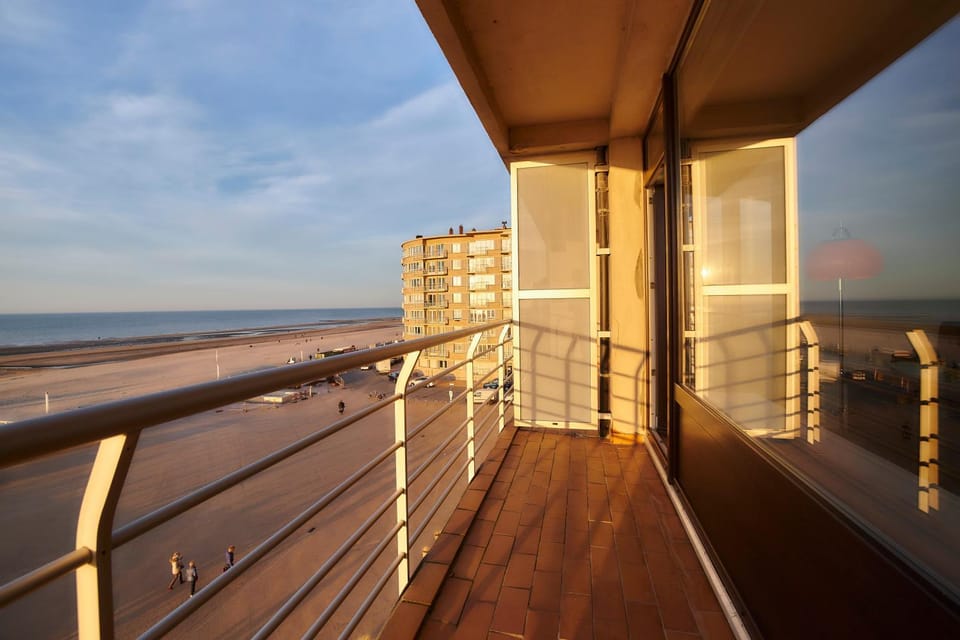 LECOMTE - The Shoreline Exclusive 90 Apartment in Ostend