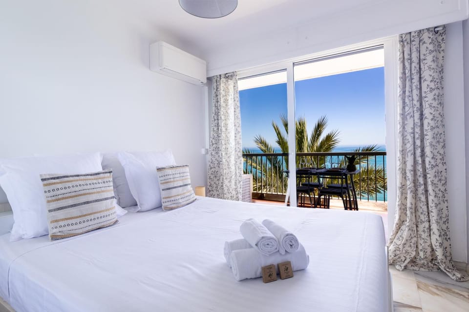 Bed, Natural landscape, Bedroom, Sea view, towels
