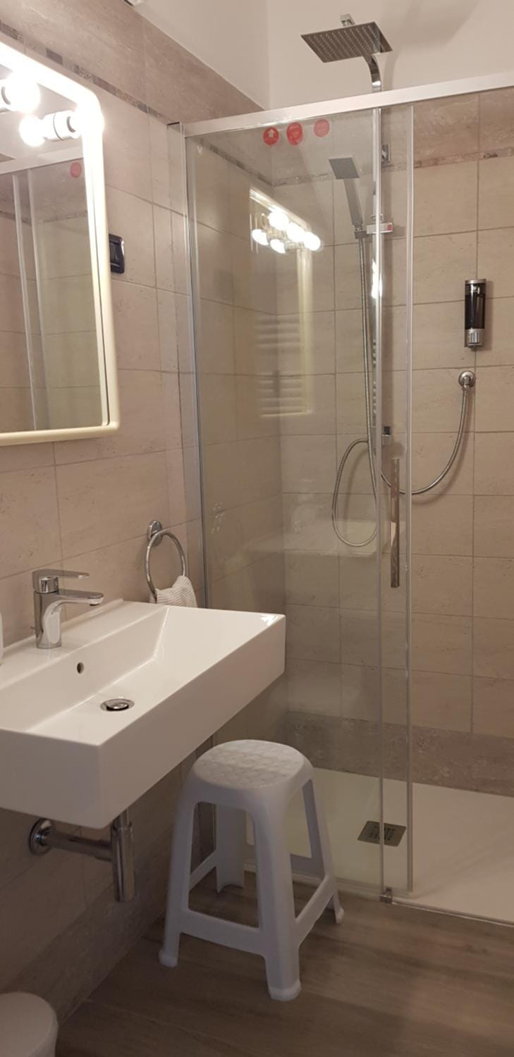 Shower, Bathroom