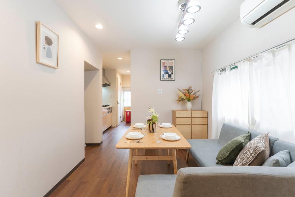 Whouse 10PPL 5LKD New renovated House in Osaka