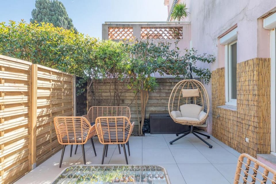 Studio avec Terrasse et piscine Apartment in Antibes