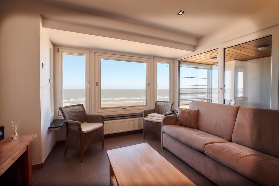 LECOMTE - The Shoreline Pearl 97 Apartment in Ostend