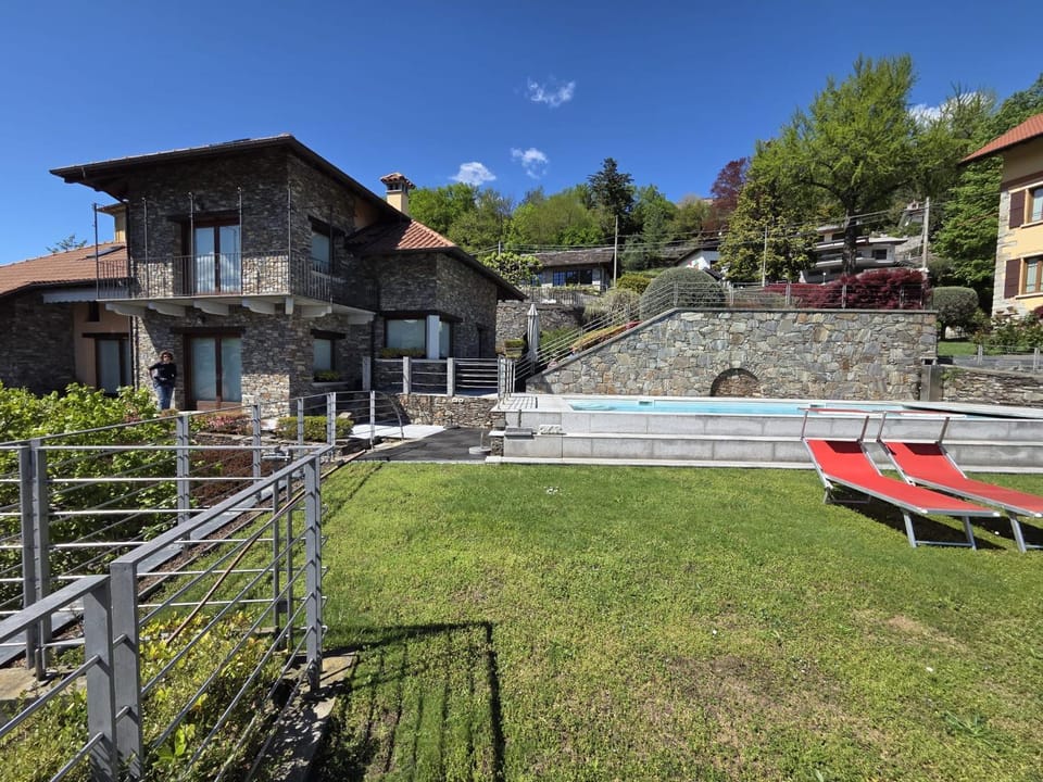 Property building, Facade/entrance, Off site