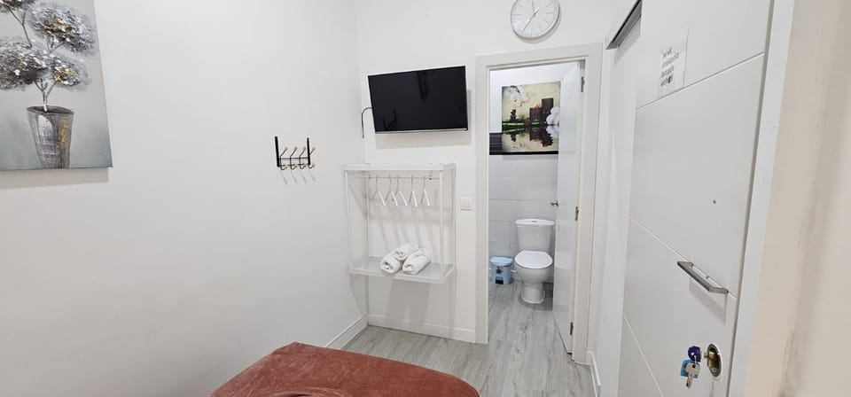 Bathroom, towels