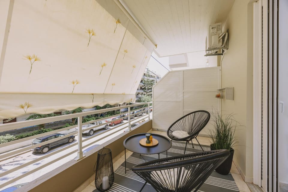 Balcony/Terrace, Quiet street view