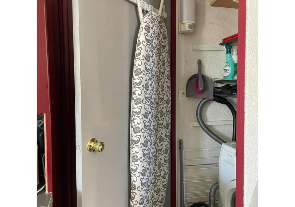 Shower, Beach, wardrobe, washing machine