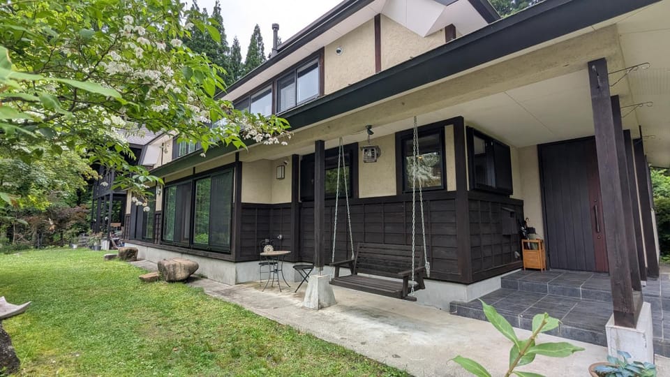 Property building, Facade/entrance, Garden