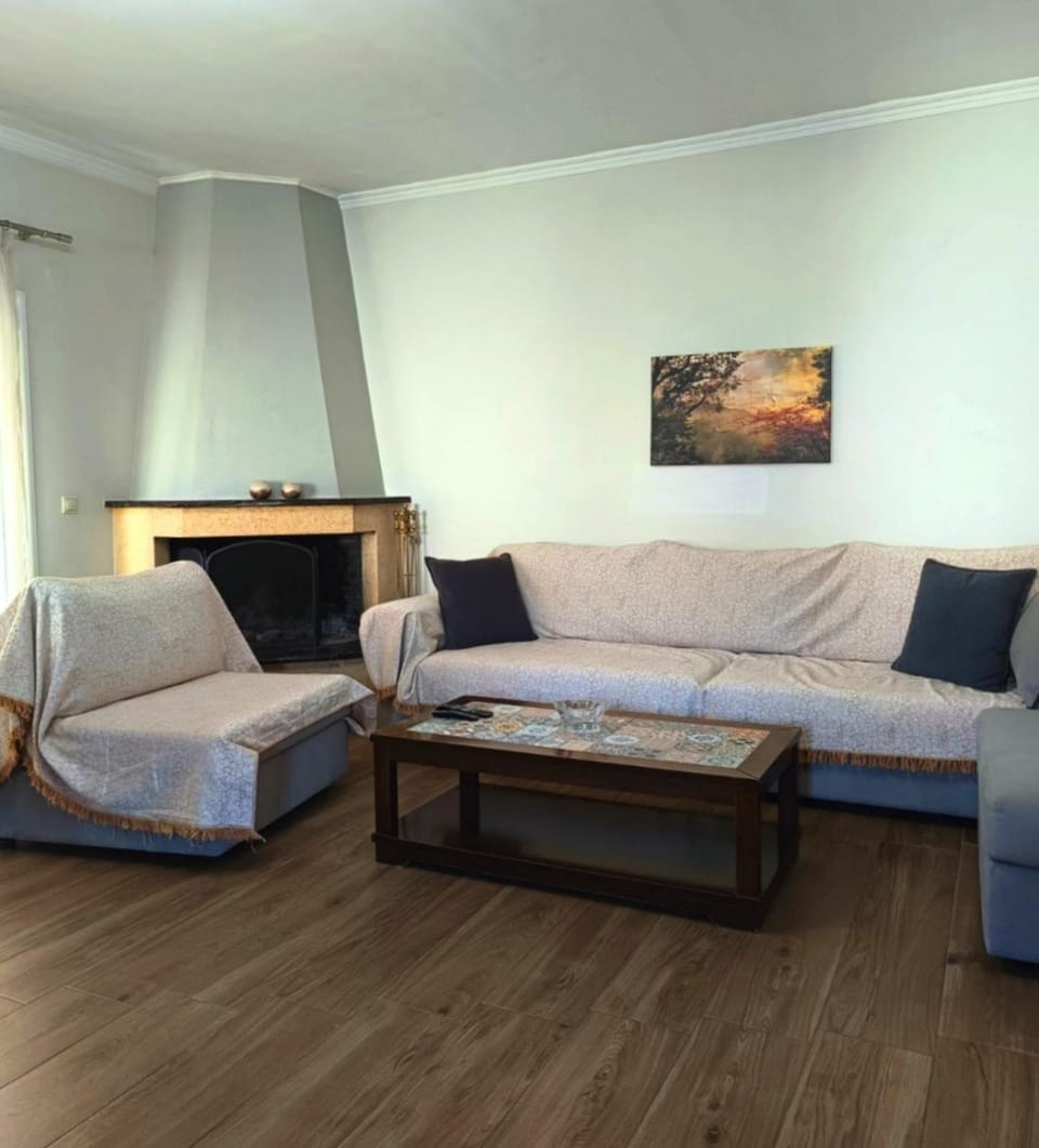 Giota's apartment 100m fro the beach Apartment in Karavomylos