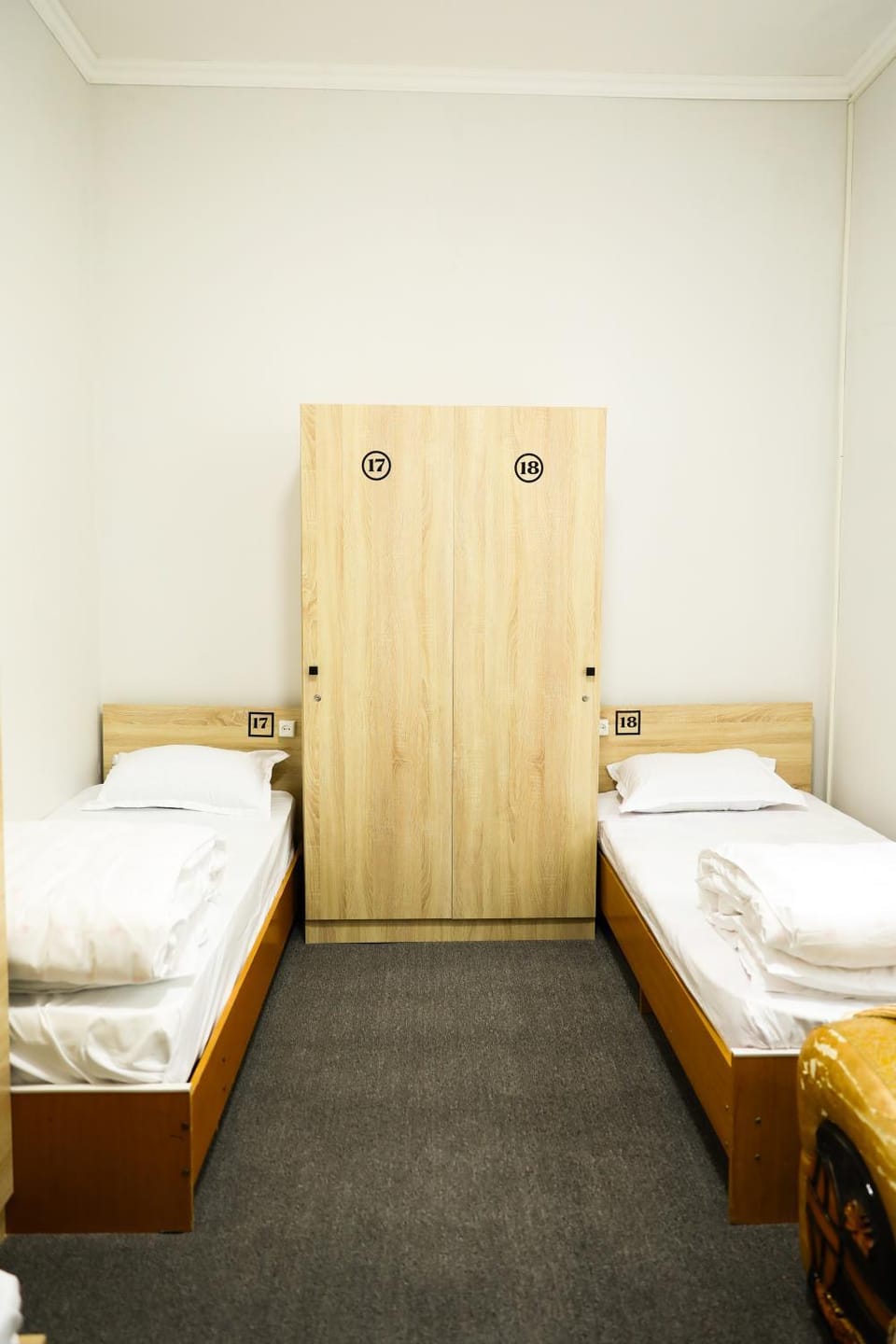Bed, Photo of the whole room, wardrobe