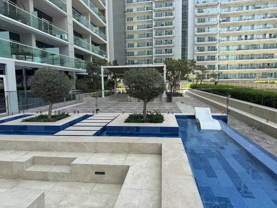Luxury2BR Canal View Free parking & water Downtown Apartment in Dubai