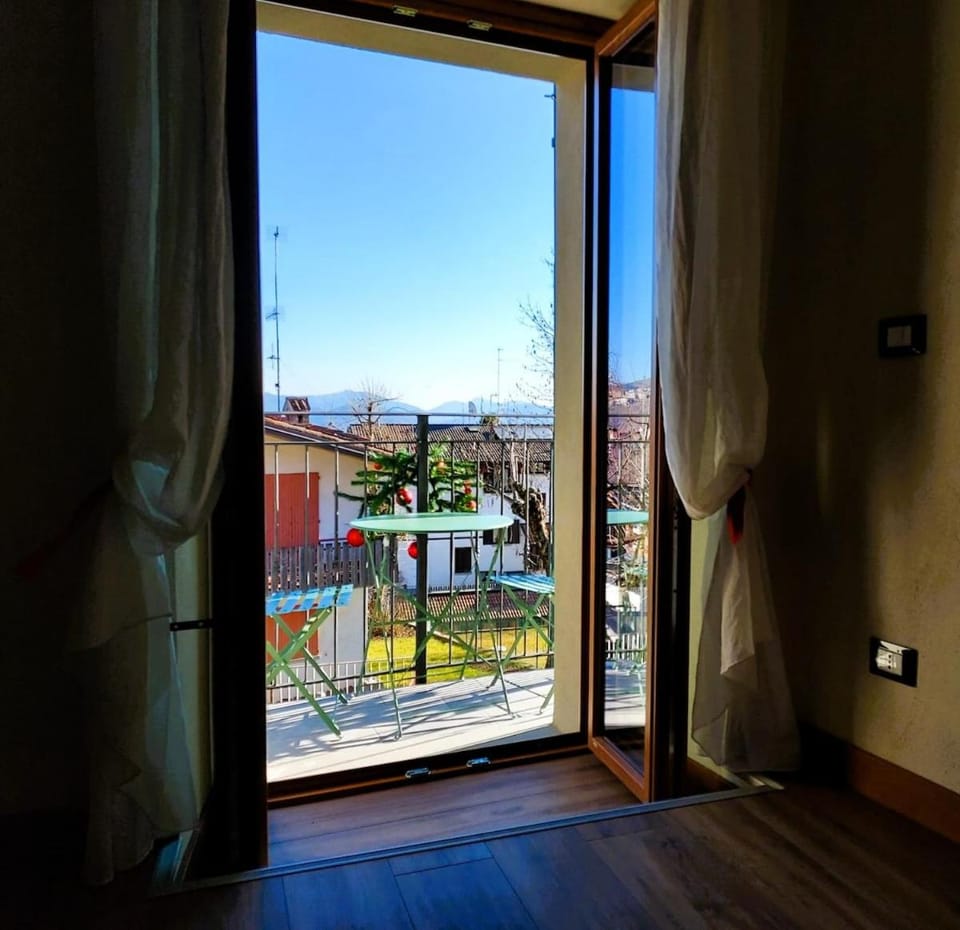 View (from property/room), Balcony/Terrace, City view