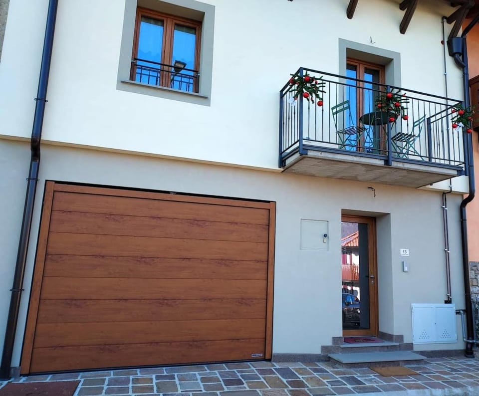 Property building, Balcony/Terrace