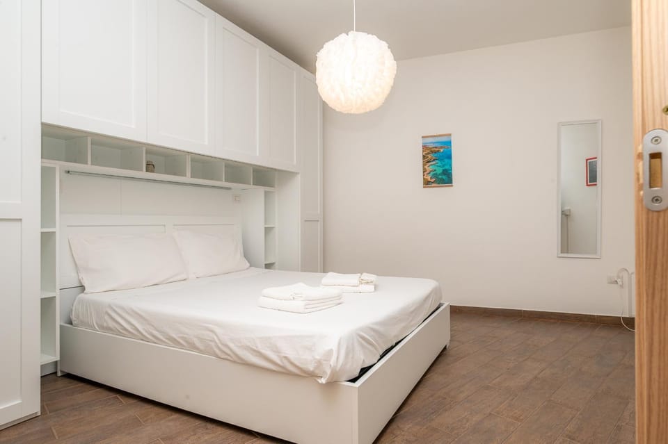 Bed, Photo of the whole room, Bedroom, towels, wardrobe