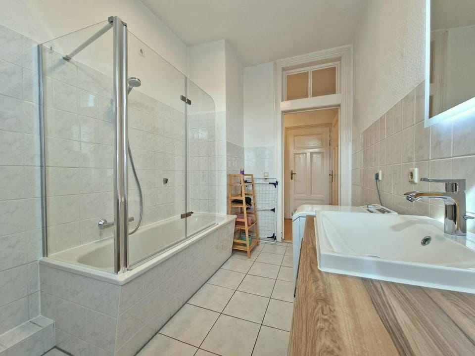 Shower, Bathroom, Bath, towels