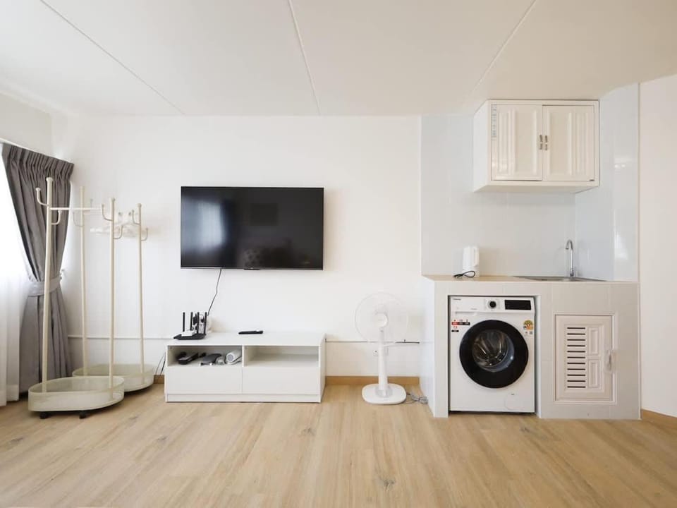 3 Beds,WiFi,Washing Machine,IMPACT Arena at T9 Apartment in Thailand