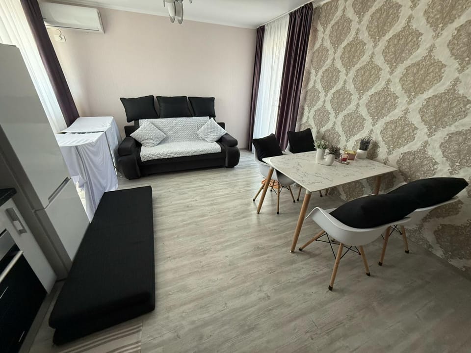 Kitchen or kitchenette, Living room, Dining area