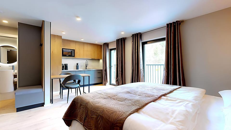 Bed, Kitchen or kitchenette, Photo of the whole room, Bedroom, oven