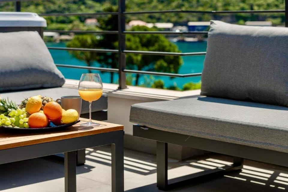 Natural landscape, View (from property/room), Balcony/Terrace