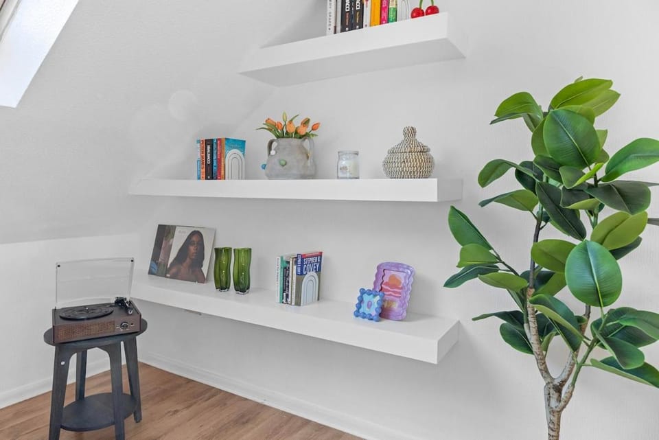 Stylish Nunhead Flat with Private Balcony Apartment in London Borough of Southwark