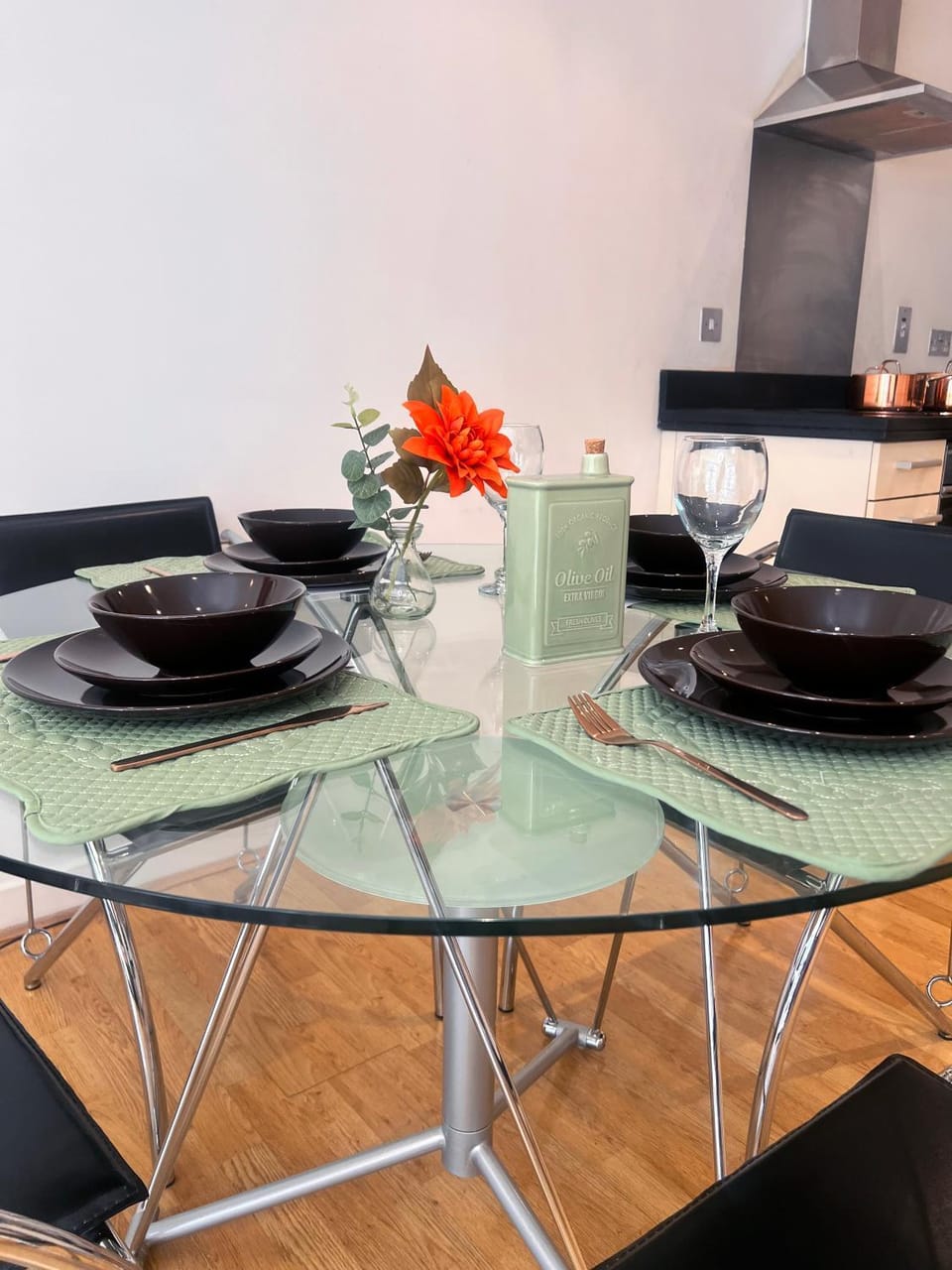 Bright city escape in Canary wharf Apartment in London