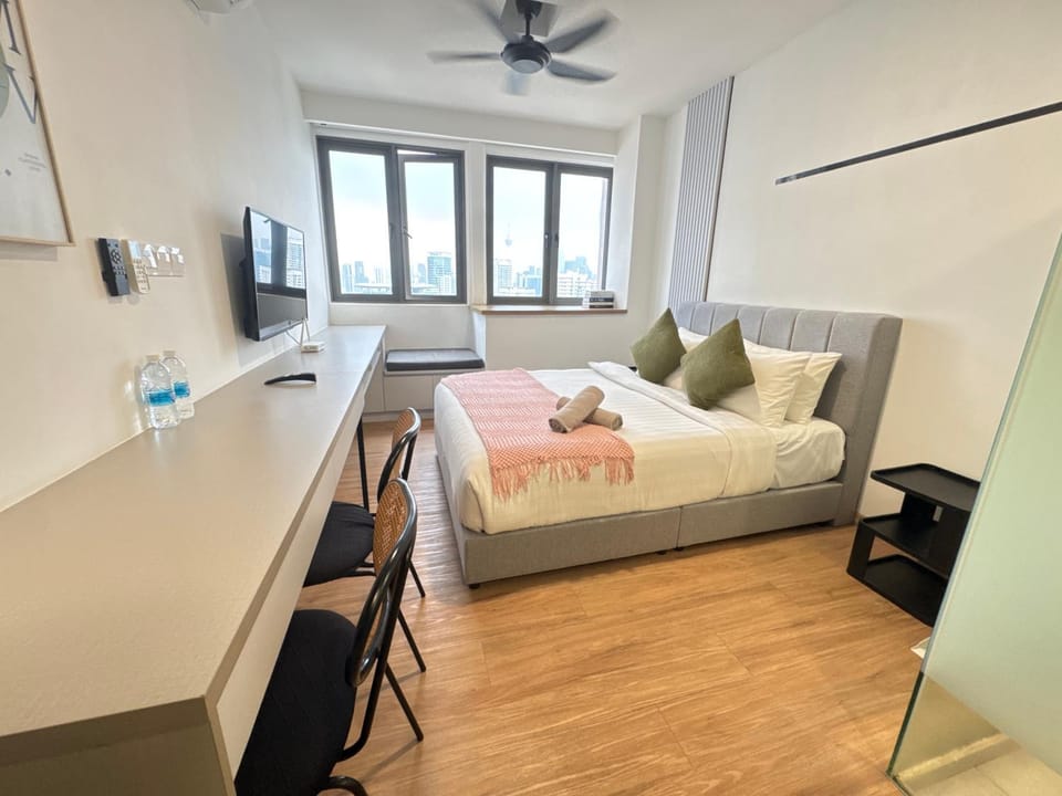 Bed, TV and multimedia, Photo of the whole room, Seating area