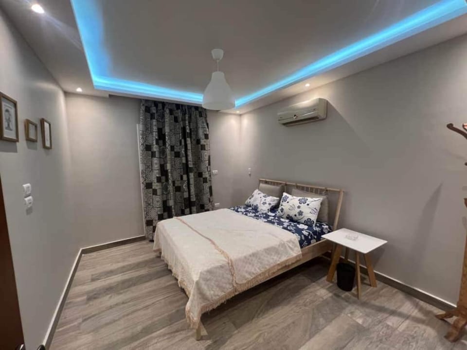 Bed, Photo of the whole room, Bedroom, air conditioner