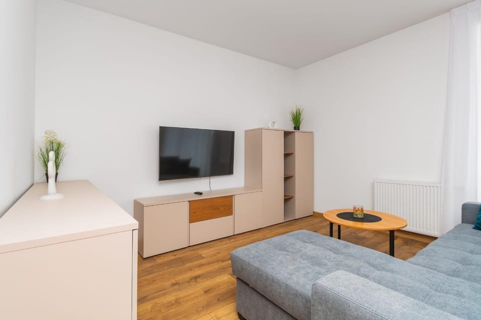 Communal lounge/ TV room, TV and multimedia, Living room, Seating area