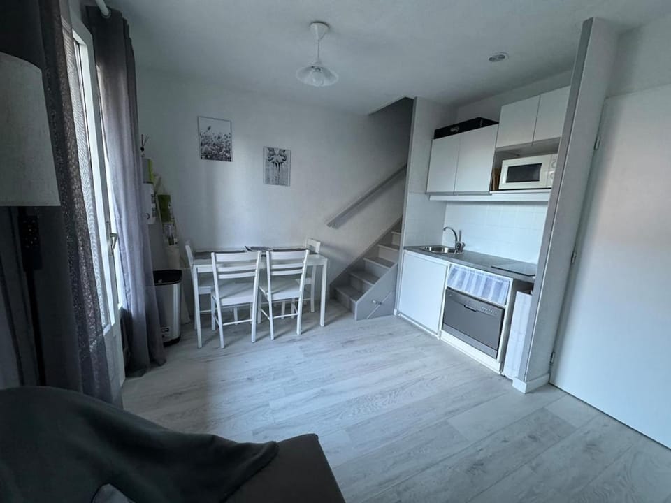 maison 4 personnes avec piscine, mer 200m à pieds House in Marseillan