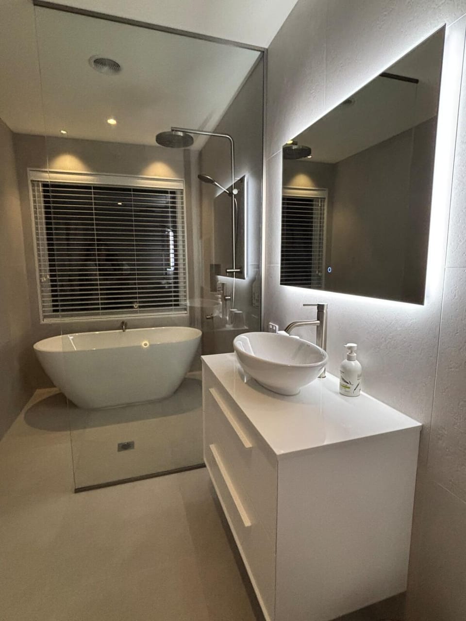 Night, Bathroom, Lake view, Mountain view, Bath