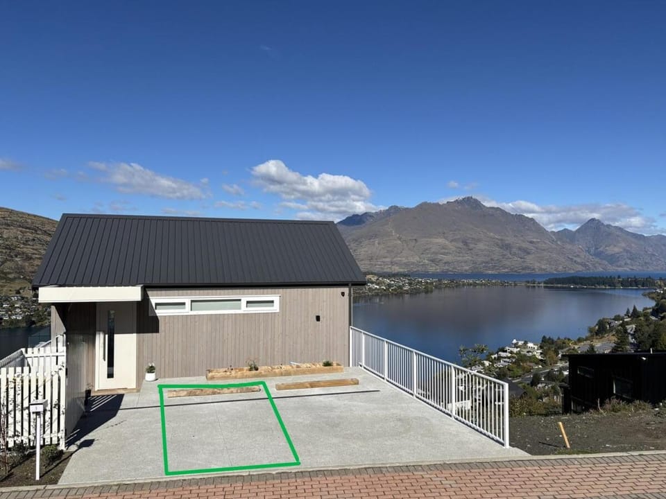 Property building, Day, View (from property/room), Lake view, Mountain view, River view, Parking