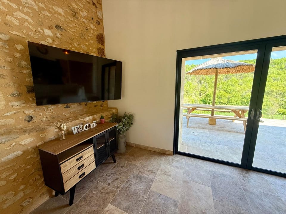 Gite de charme avec piscine 4 chambres House in Nouvelle-Aquitaine