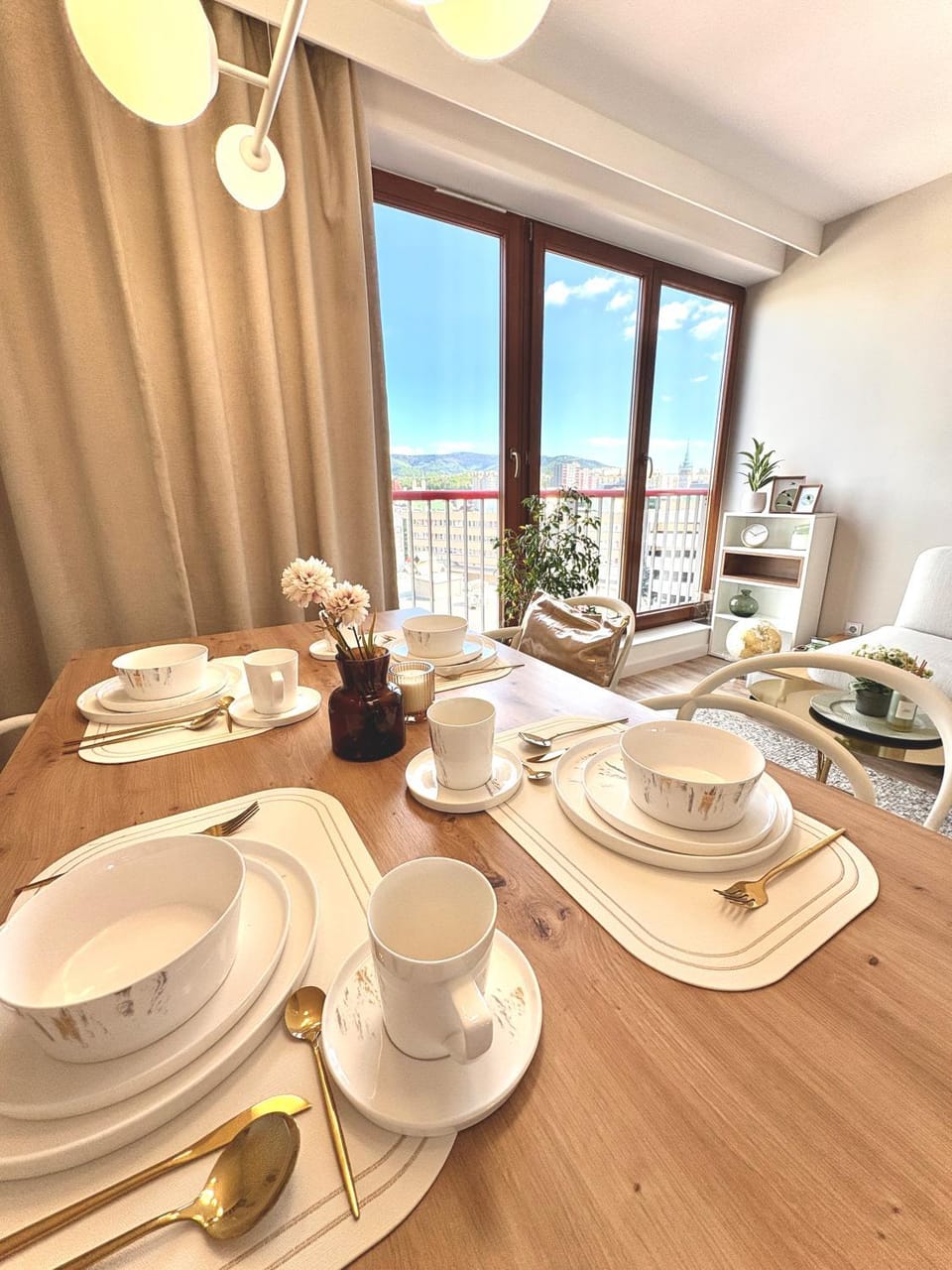 Coffee/tea facilities, Dining area