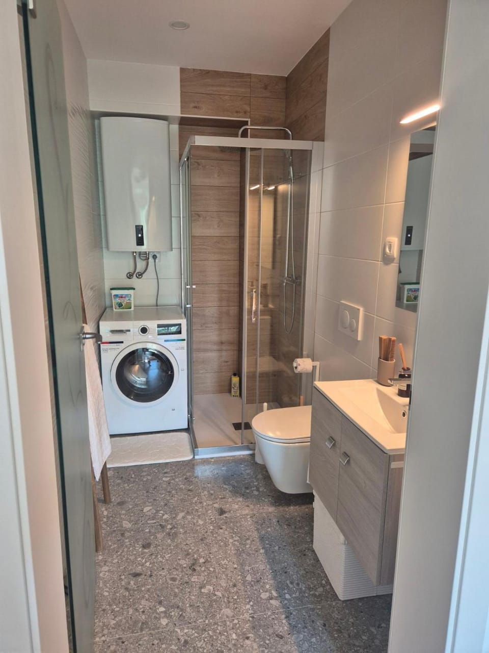 Bathroom, washing machine