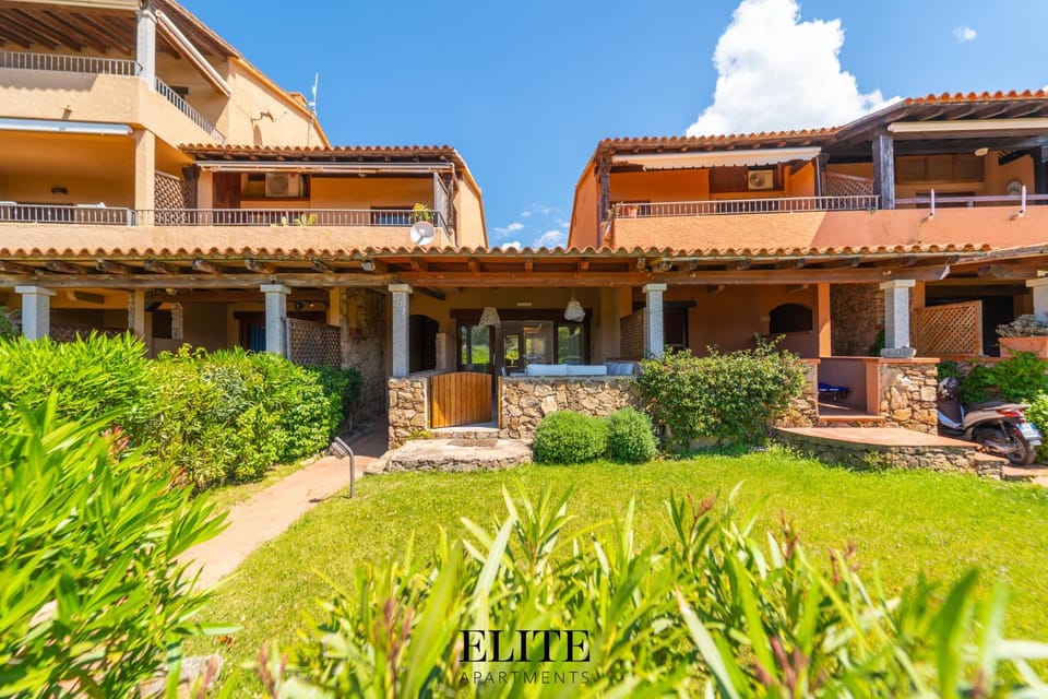 Villa nel cuore del Golfo di Marinella Villa in Sardinia