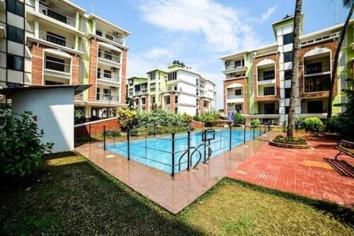 Luxury 2BHK Apartment with Swimming Pool near Candolim Beach Apartment in Candolim